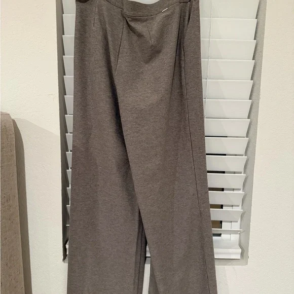 Vuori Elevation gray women’s trouser - Picture 2 of 4